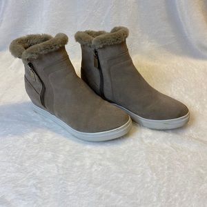 Blondo Tan Flat Ankle Boots Booties